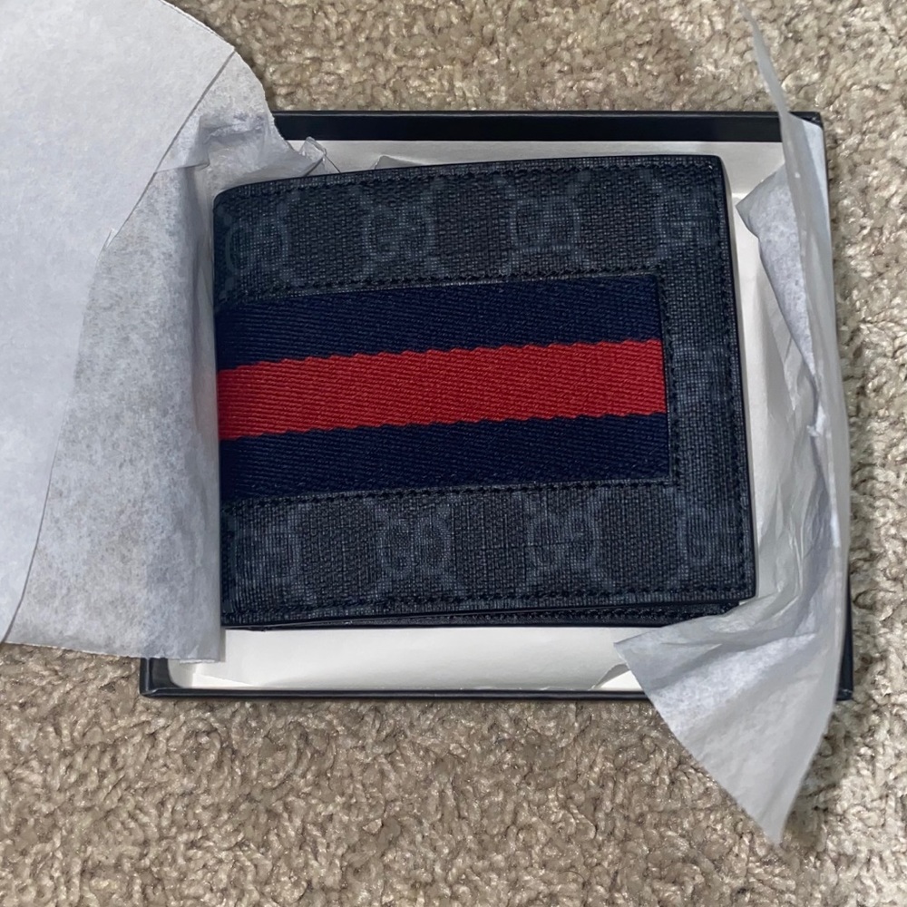 GG supreme Gucci men Wallet